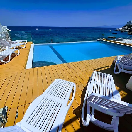 Hamman Exclusive Waterfront Shared Infinity Pool & Private Sea Access شقة سانتا فلافيا