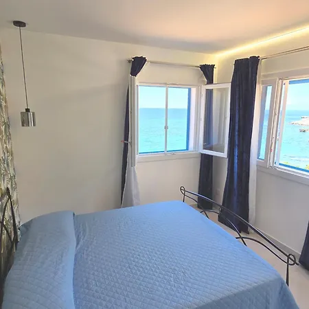 Hammam With Sea Access & Shared Pool *