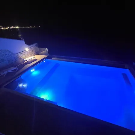 Hammam With Sea Access & Shared Pool *