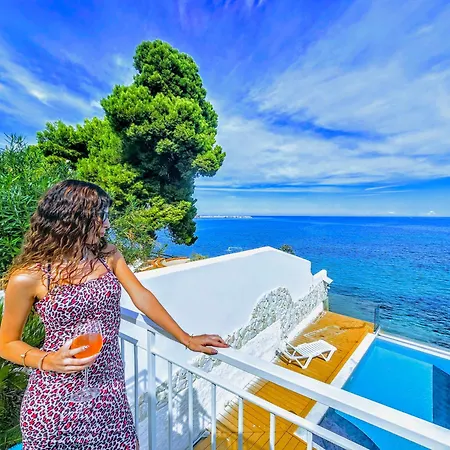 Hamman Exclusive Waterfront Shared Infinity Pool & Private Sea Access