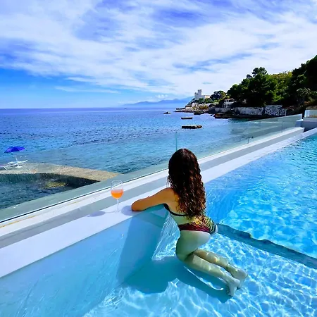 Daire Hamman Exclusive Waterfront Shared Infinity Pool & Private Sea Access *